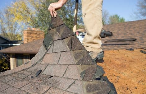 6696ca0722bd88c4a3bf59f5_asphalt-shingle-roof-repair__ScaleMaxWidthWzQ3MF0.jpeg