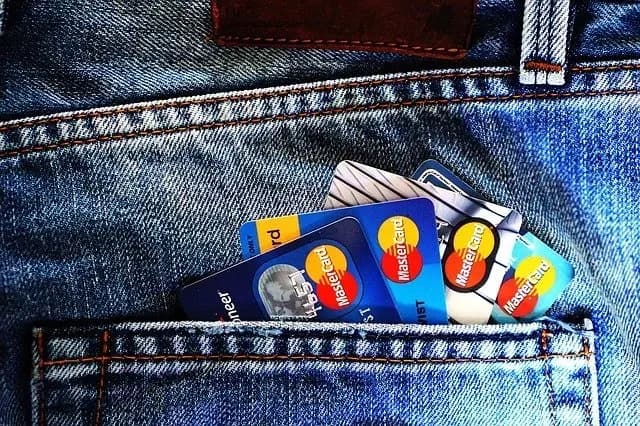 imgi_3_6668f387598e834eabf65765_credit-cards-jeans.webp